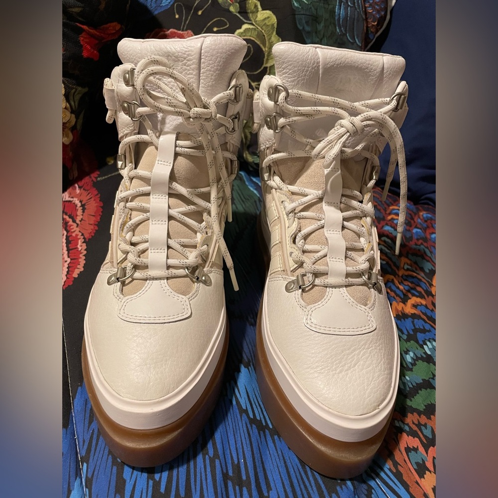 Adidas X Ivy Park Super Sleek Boot! 🤍